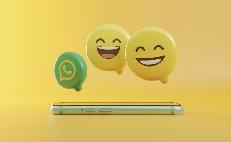 realistic-phone-with-social-media